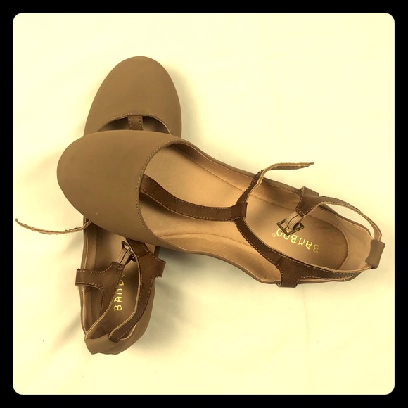 Women’s shoes - Picture 1 of 2